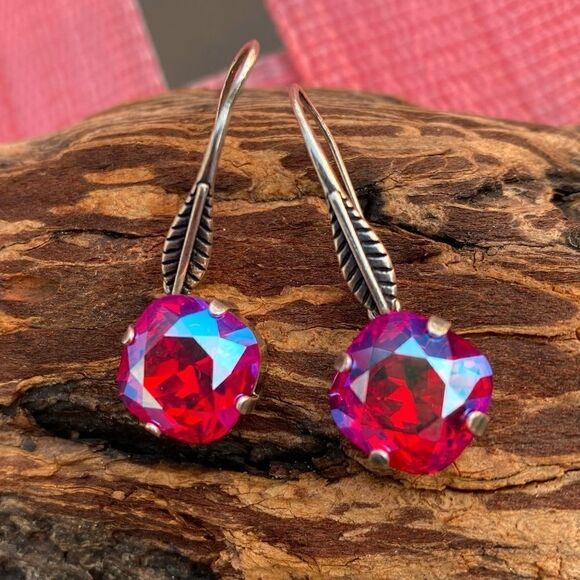 Earrings with red Swarovski crystal Handcrafted - Picture 2 of 6